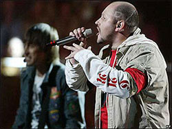 2005 року ”Ґринджоли” представляли Україну на Євробаченні піснею ”Разом нас багато”