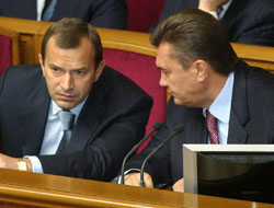 Янукович - Клюєву: “Слова гімну не пам`ятаєш? - Союз нєрушімий...”