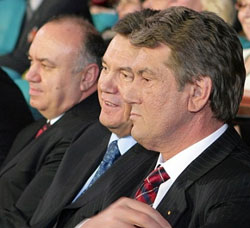 Мороз і Янукович “відмазали” Цушка. Виявляється, що озброєне захоплення державної установи - лише емоції