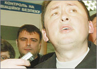 Мельниченко запідозрив Балогу у перешкоджанні слідству. Балога каже, що є проблеми із диваном