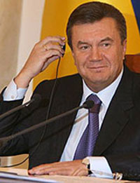 Янукович вважає, що на захист Рудьковського та Шуфрича встане вся країна. Чи його дурять шістки, чи він захворів