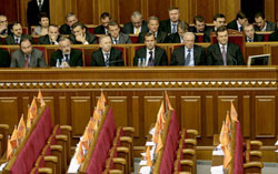 Чорновол марить, що парламент буде без коаліції, а Янукович, звісно, - прем'єром
