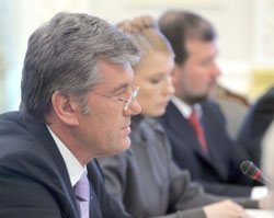 Президент Ющенко знову захистив соціалістку Семенюк. Силовиками