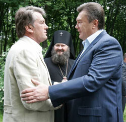 Сіамські близнюки Кучми. Янукович і Ющенко облудою грають проти народу