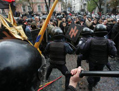 Толерантна міліція привчає до толерантності патріотів України
