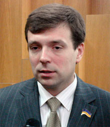 ВО “Свобода” вимагає притягнути до кримінальної відповідальності голову Одеської облради Миколу Скорика