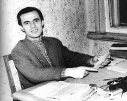 Журналіст Василь Симоненко у робочому кабінеті в редакції газети 