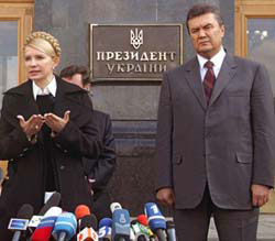 Ефективний Лідер злякався Тимошенко і сховався під спідницю нардепа
