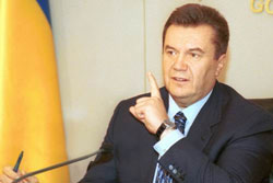 Президент Янукович натякнув Семиноженку, що той заспівав не про те