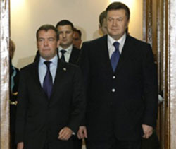 Янукович дарував ЧФ РФ перебування в Україні ще на 25 років