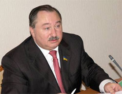 Народний депутат заявляє про політичні репресії в Україні