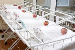 У Одесі чиновники від влади і медицини торгували немовлятами