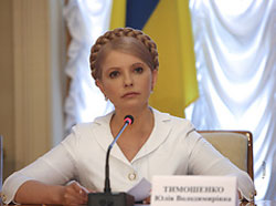 Тимошенко підозрює, що в Азарова все гарно тільки на словах