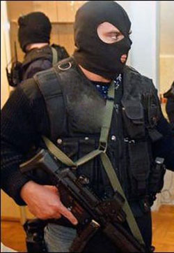 Чиї інтереси обслуговують українські правоохоронні органи?