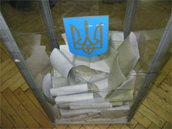 У Луганську суд визнав переможцем виборів міського голови комуніста