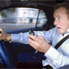 Більшість водіїв не в змозі кермувати і розмовляти по телефону одночасно
