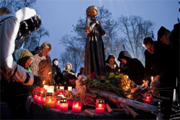 Українці вшанували хвилиною мовчання пам’ять жертв Голодомору 1932-33 років