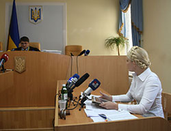 У Тимошенко новий захисник, але зі справою ознайомитися йому не дають