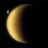 NASA опублікувало унікальне фото двох місяців Сатурна