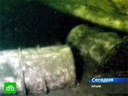 Підводна відеозйомка показала, що деякі бочки вже пошкоджені. Влада чекає на новий “Чорнобиль”