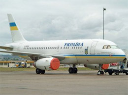 Літак президента України Віктора Януковича зачепився за трап в аеропорту Бориспіль