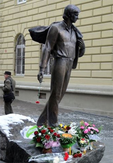 У Львові урочисто відкрили пам’ятник автору “Червоної рути”