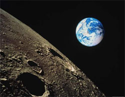 Планетологи виявили метеорити, які бомбардували Місяць мільярди років тому