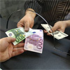 Українці не вірять у “покращення” і масово скуповують іноземну валюту