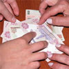 Уряд Азарова використав громадські кошти на підкуп виборців?
