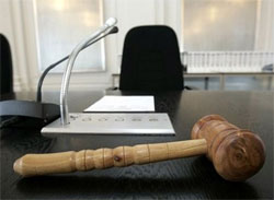 Голова ВРЮ пропонує звільнити суддю, який оштрафував пенсіонерку за агітацію
