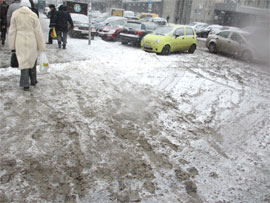 У центрі Києва заборонили паркування у невстановлених місцях