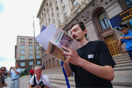 Угроруси вимагають оголосити їхню мову регіональною в Києві. Відомий політик - українську регіональною по всій території України