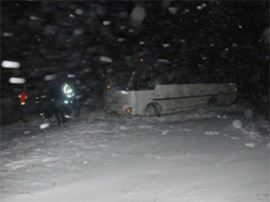 Людей, що опинились у сніговому полоні на трасі Київ-Чоп, евакуювали