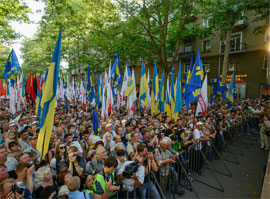 Опозиція провела акцію «Вставай, Україно!» у Миколаєві