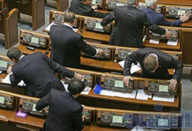 Опозиція пропонує саджати депутатів-"піаністів"