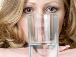 Гени багато в чому визначають, якою ви бачите склянку: наполовину повною або наполовину порожньою