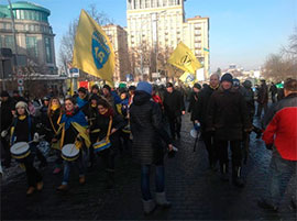 Колона активістів Майдану прийшла до урядового кварталу