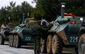 Колона російської бронетехніки перетнула кордон і рухається українською територією