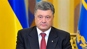 Після поразок на фронті Президент Порошенко заговорив про кадрові висновки