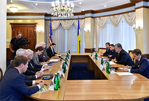 Президент Порошенко зустрівся з делегацією американських конгресменів 