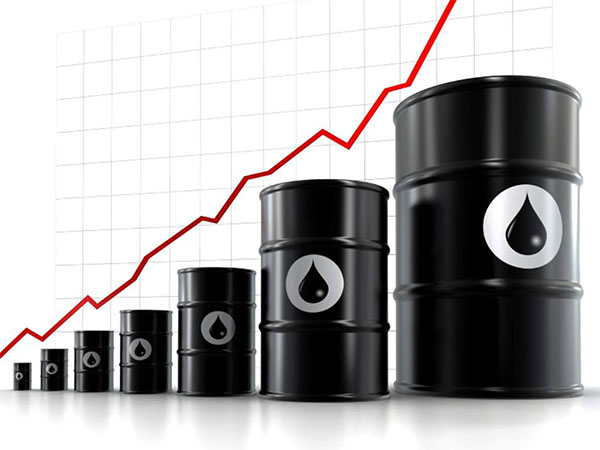 На світових ринках: нафта знову подорожчала