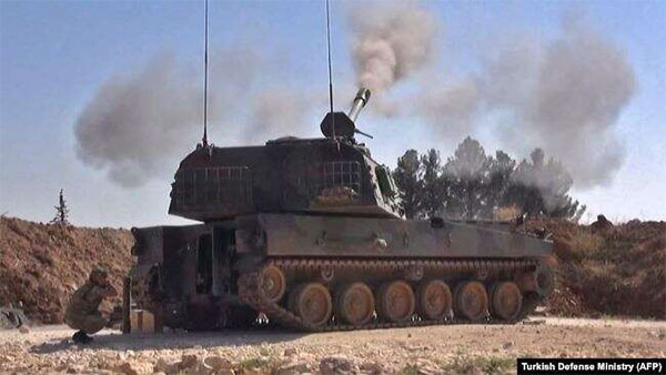 Турецька самохідна артилерійська установка обстрілює цілі сирійського режиму в провінції Ідліб, 28 лютого 2020 року (за повідомленням Міністерства оборони Туреччини)