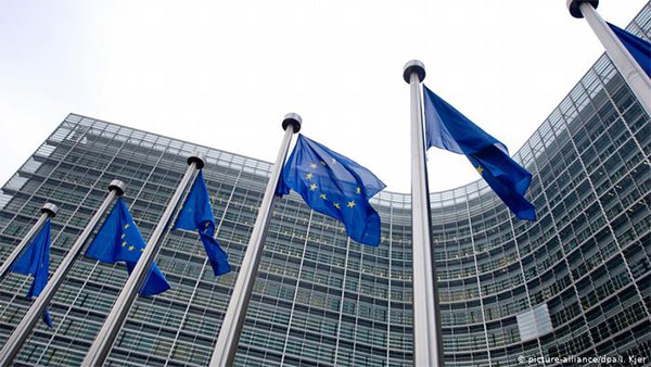 Єврокомісарка закликала країни ЄС рятувати фірми від поглинання китайцями
