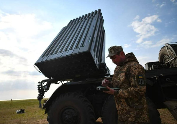 В Україні випробовують на дальність новий реактивний снаряд “Тайфун-1”