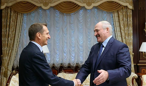 Голова служби зовнішньої розвідки Росії прилетів до Мінська на зустріч із Лукашенком
