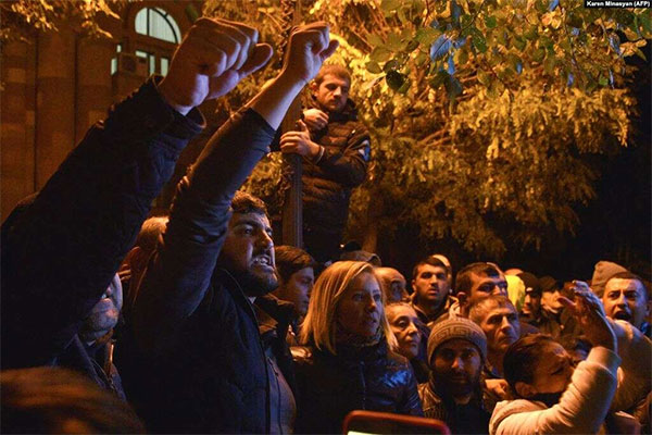 У Єревані відбулися сутички і затримання на мітингу опозиції