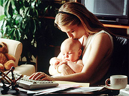 Окситоцини беруть участь на ранніх стадіях у створенні особливих стосунків між матір`ю і дитиною