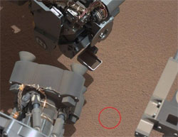 Марсохід виявив на поверхні планети загадковий предмет