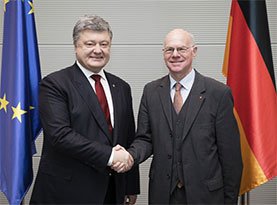 Президент України Петро Порошенко і Президент Бундестагу Норберт Ламмерт