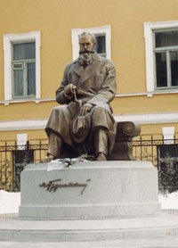 У 1998 р на розі вулиці Володимирський і бульвару Тараса Шевченка в Києві зведено пам`ятник М. С. Грушевському 